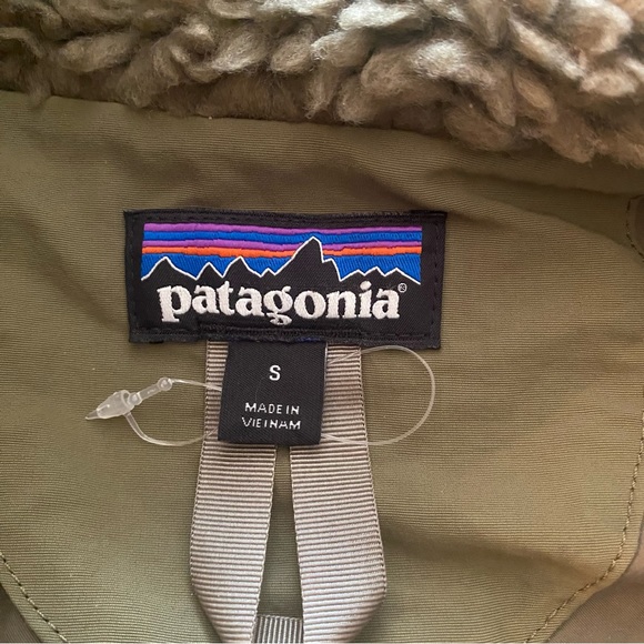 Patagonia green teddy vest Size Small - Picture 7 of 9